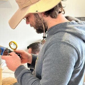 Les premières énigmes apparaissent... la pression monte.